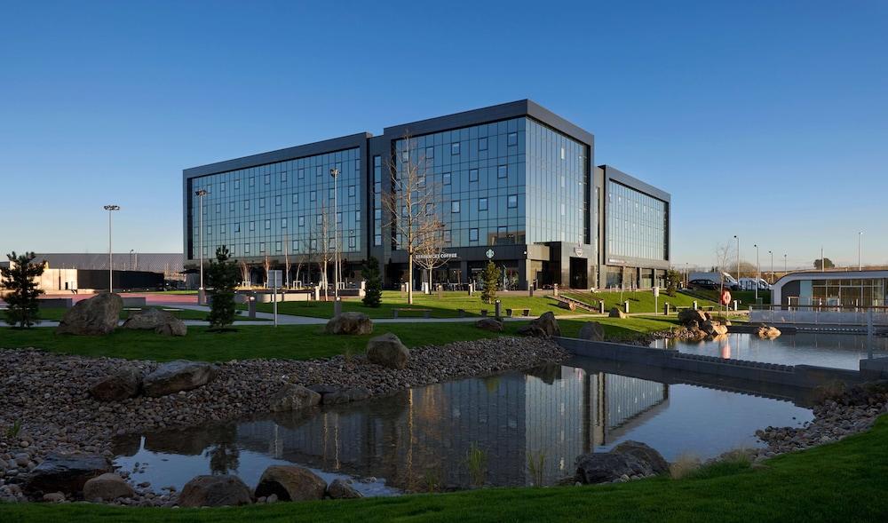 Village Urban Resort Aberdeen — 2