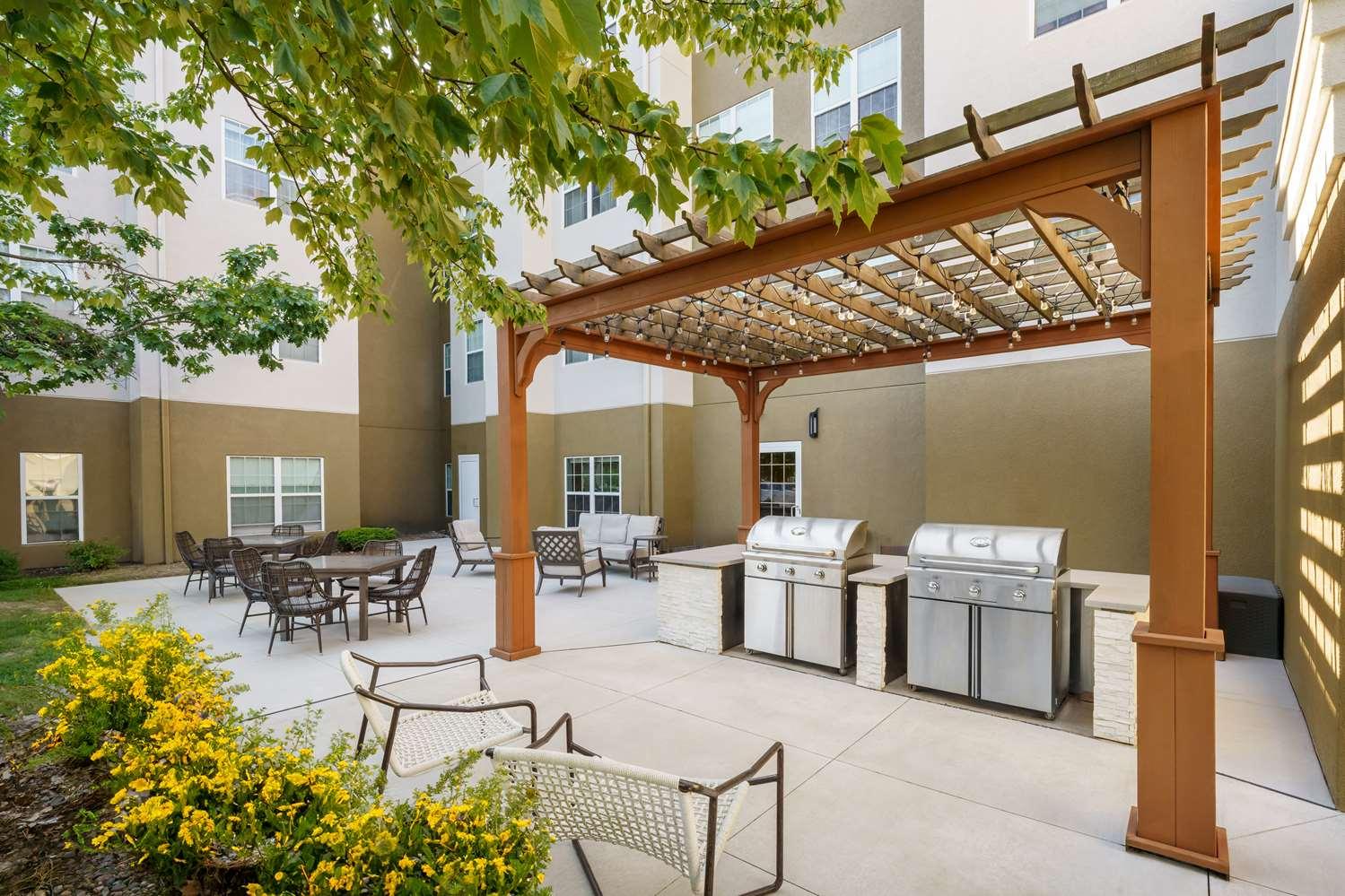 Homewood Suites by Hilton Erie, PA — 8