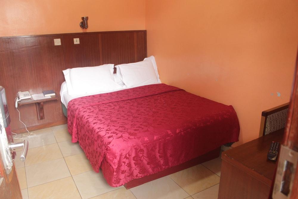 Somatel Hotel — 9