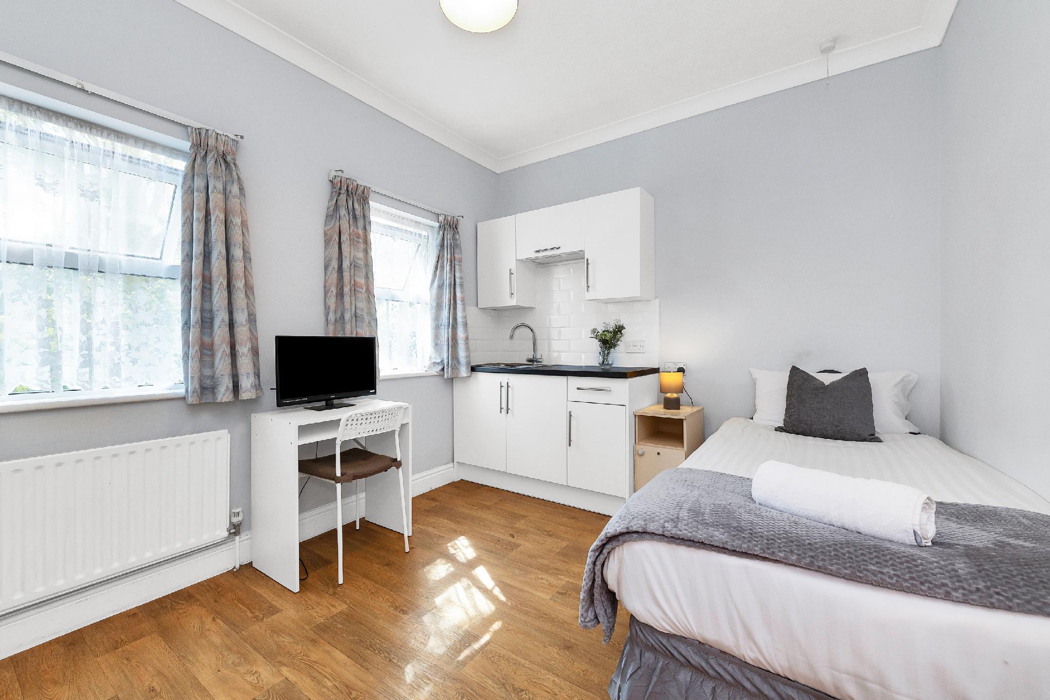Shelford Lodge — 8