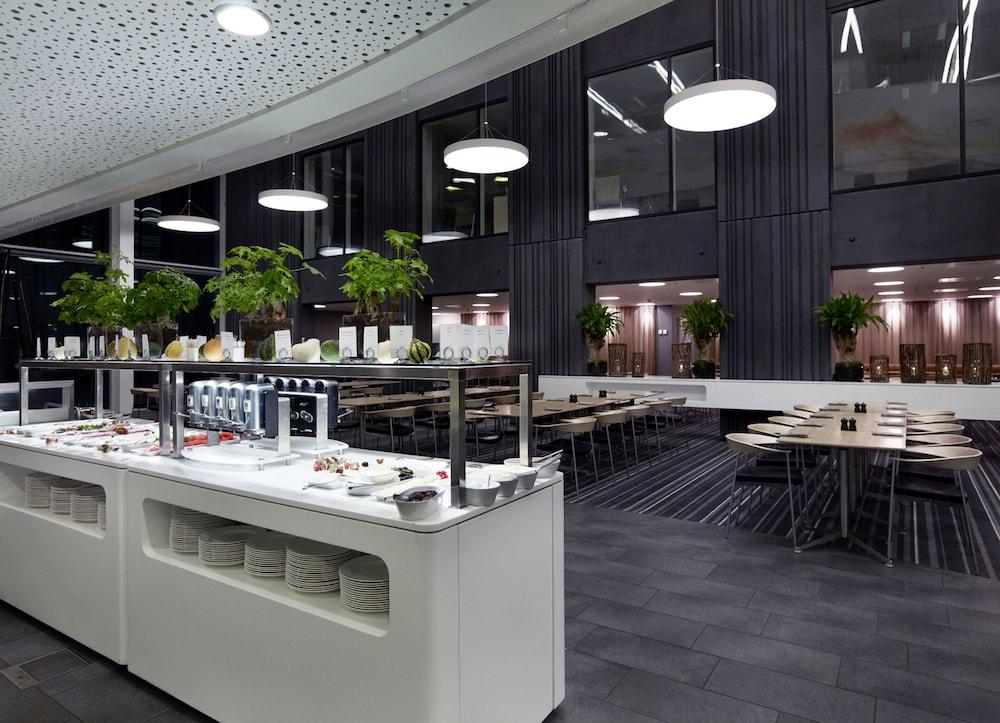 CROWNE PLAZA COPENHAGEN TOWERS — 4