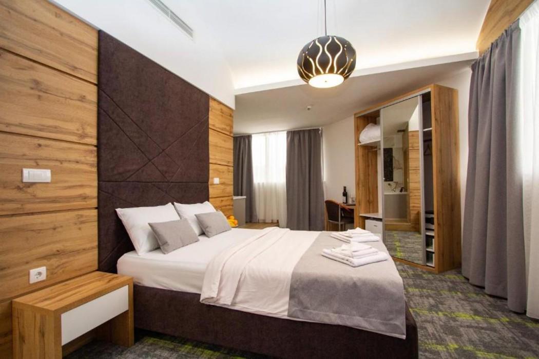 Grand Hotel — 7