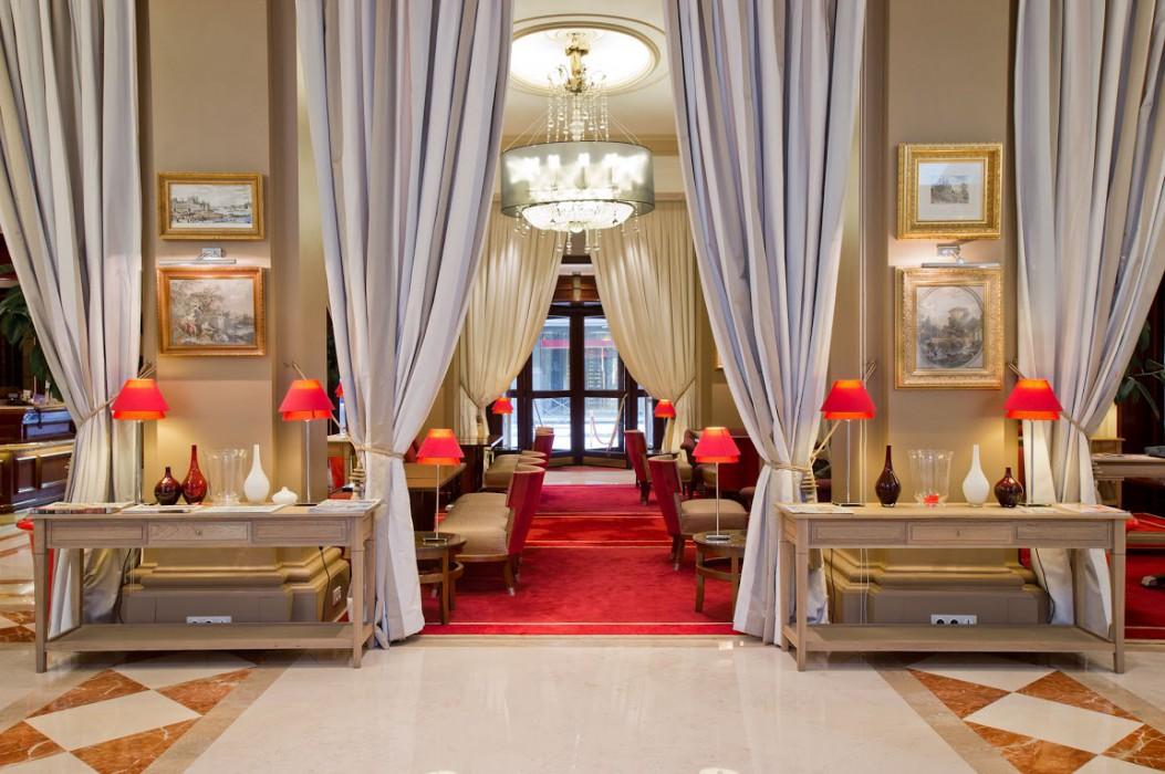 HOTEL CALIFORNIA CHAMPS ELYSEES 7014 — 2